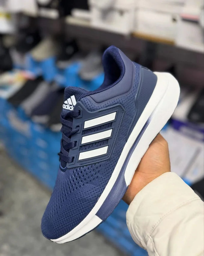 Chaussures de course Adidas EQ21