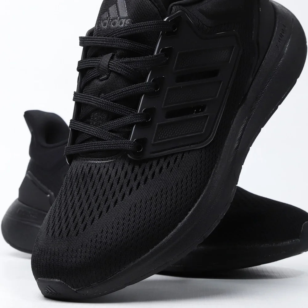 Chaussures de course Adidas EQ21