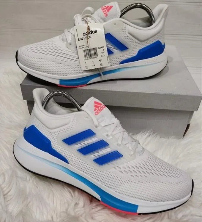 Chaussures de course Adidas EQ21